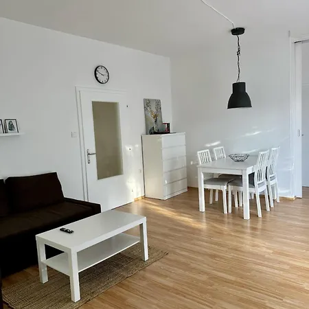 City Apartment Apartment *